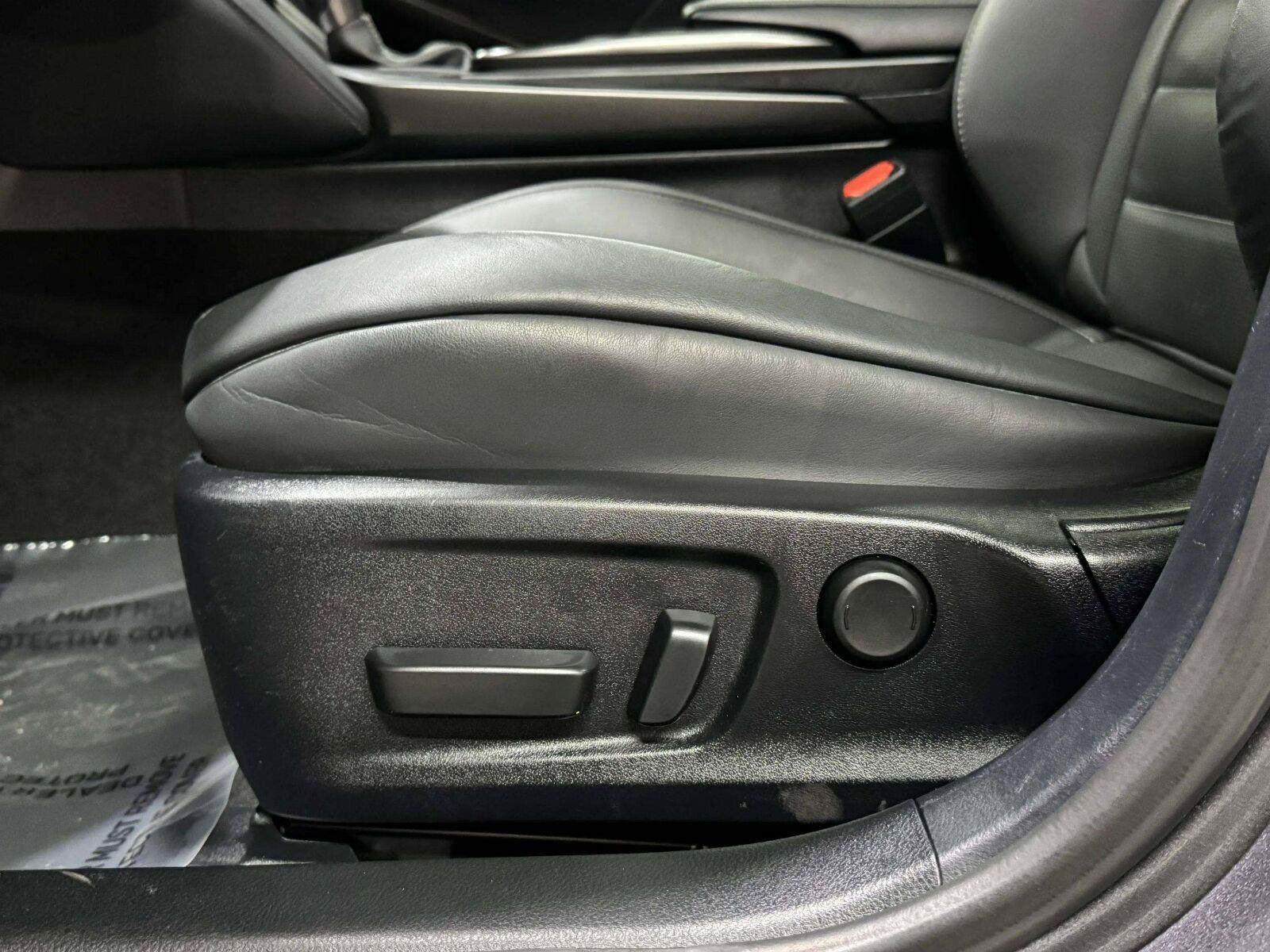 Used 2023 Lexus IS 500 w/ Accessory Package RWD image 27