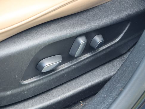 Used 2019 Cadillac XT5 Platinum image 34