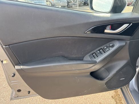 Used 2015 MAZDA MAZDA3 i Touring w/ Technology Package image 15