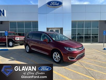 Used 2020 Chrysler Pacifica Touring-L w/ Tire & Wheel Group