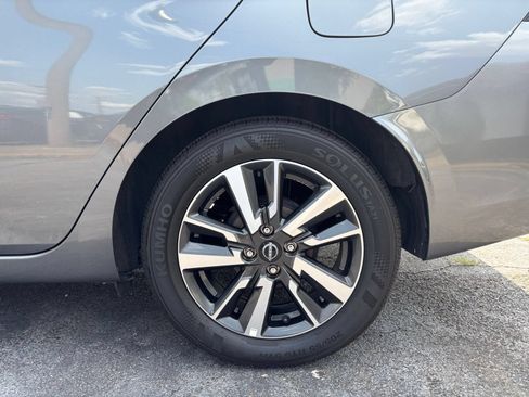 Used 2025 Nissan Versa SV FWD image 28
