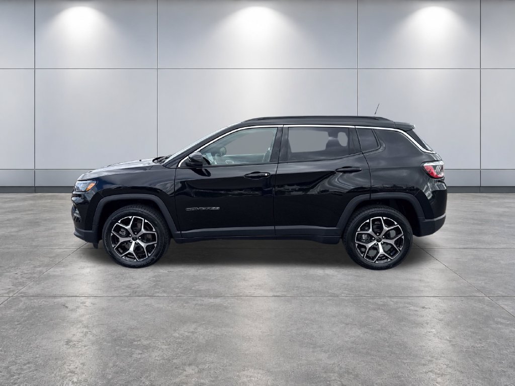 Used 2025 Jeep Compass Limited AWD/4WD image 2