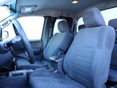 Used 2013 Nissan Frontier S image 12