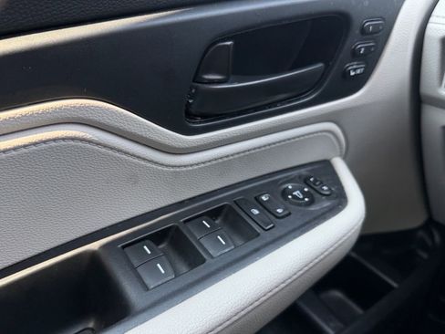 Used 2025 Honda Odyssey EX-L image 24