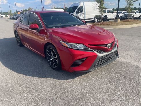 Used 2019 Toyota Camry SE image 13