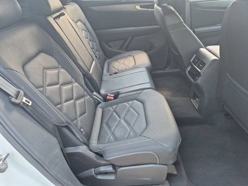 Used 2025 Volkswagen Atlas Cross Sport SE FWD image 29