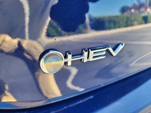 Used 2025 Toyota Camry SE image 28