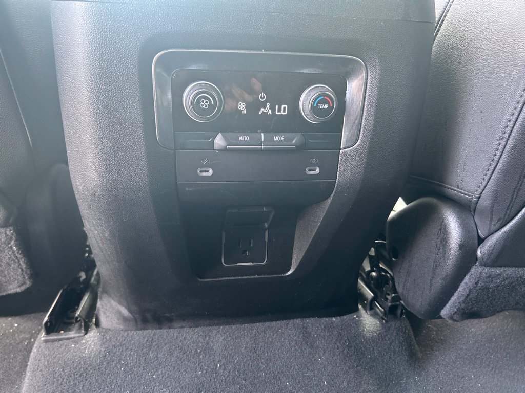 Used 2024 Chevrolet Tahoe LT AWD/4WD image 21
