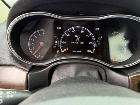 Used 2017 Jeep Grand Cherokee Laredo w/ Quick Order Package 2BE image 13