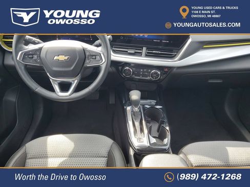 Used 2025 Chevrolet Trax LT w/ Driver Confidence Package FWD image 22