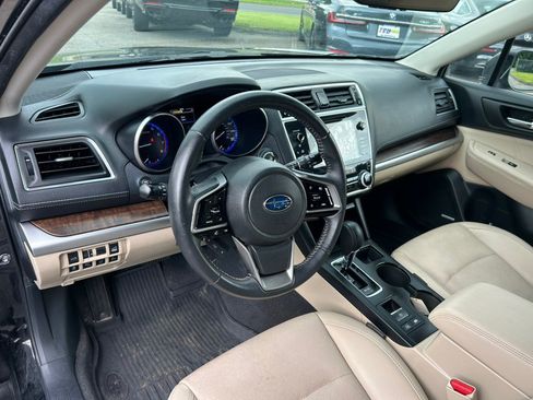 Used 2018 Subaru Outback 3.6R Limited AWD/4WD image 16