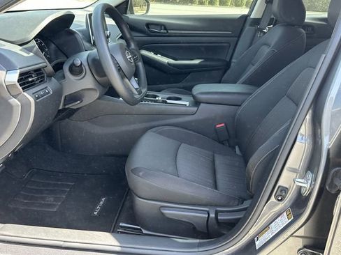 Certified 2025 Nissan Altima 2.5 S FWD image 11