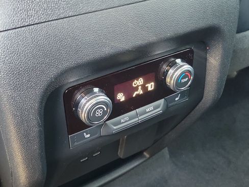 Used 2024 GMC Acadia Elevation w/ Luxury Package FWD image 16