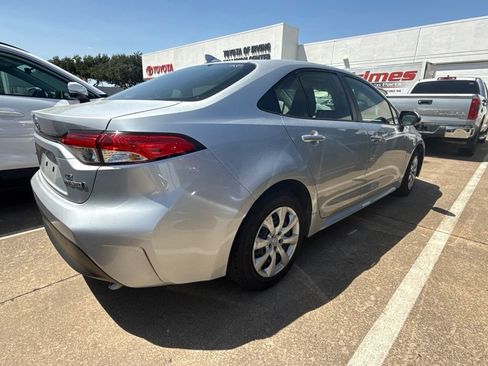 Used 2024 Toyota Corolla LE FWD image 6