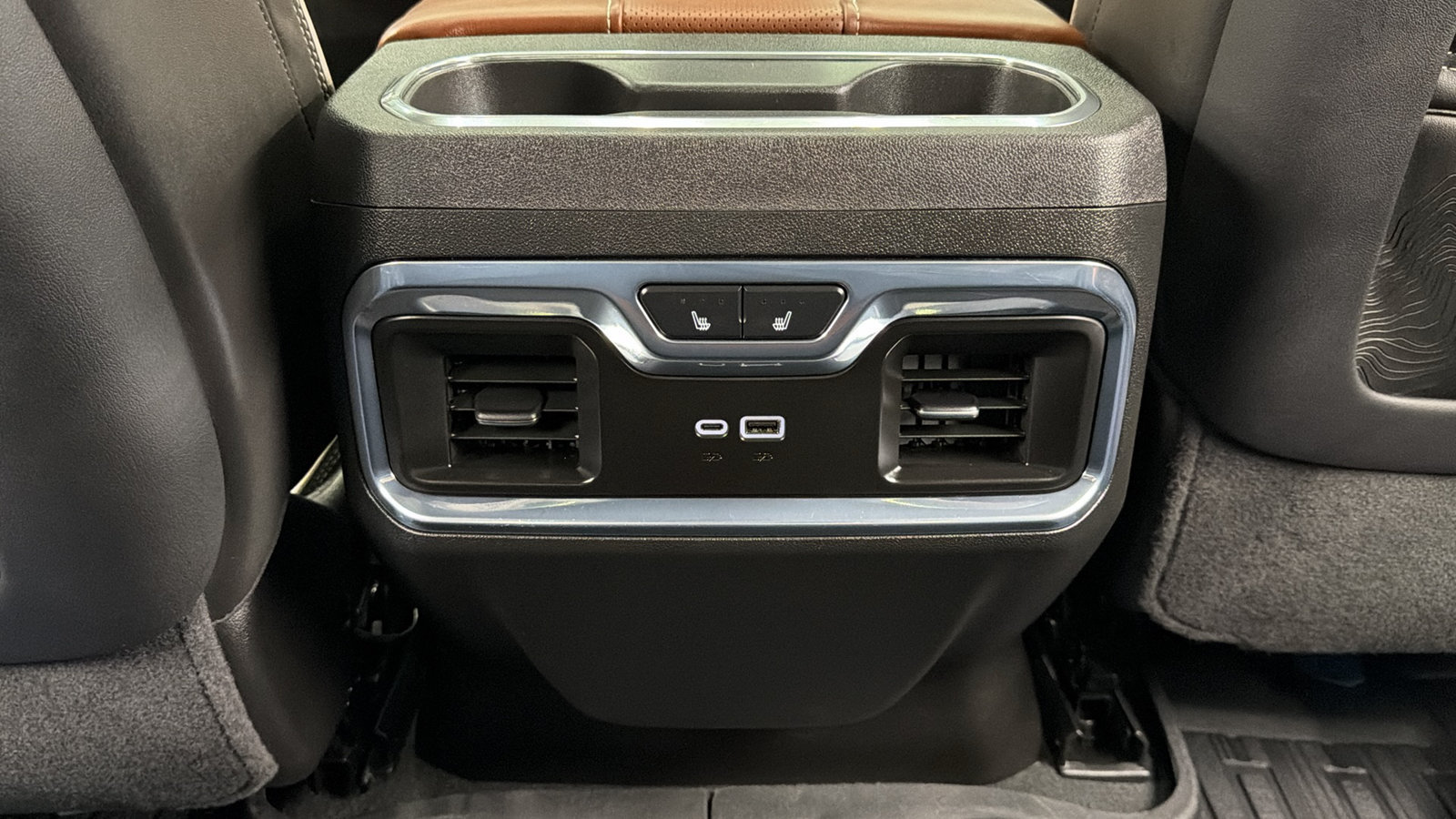 Used 2025 GMC Sierra 3500 Denali Ultimate AWD/4WD image 43