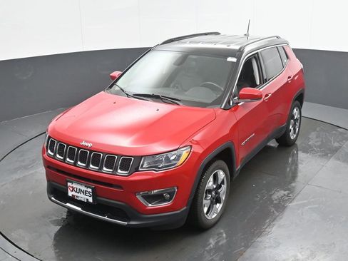 Used 2018 Jeep Compass Limited image 35