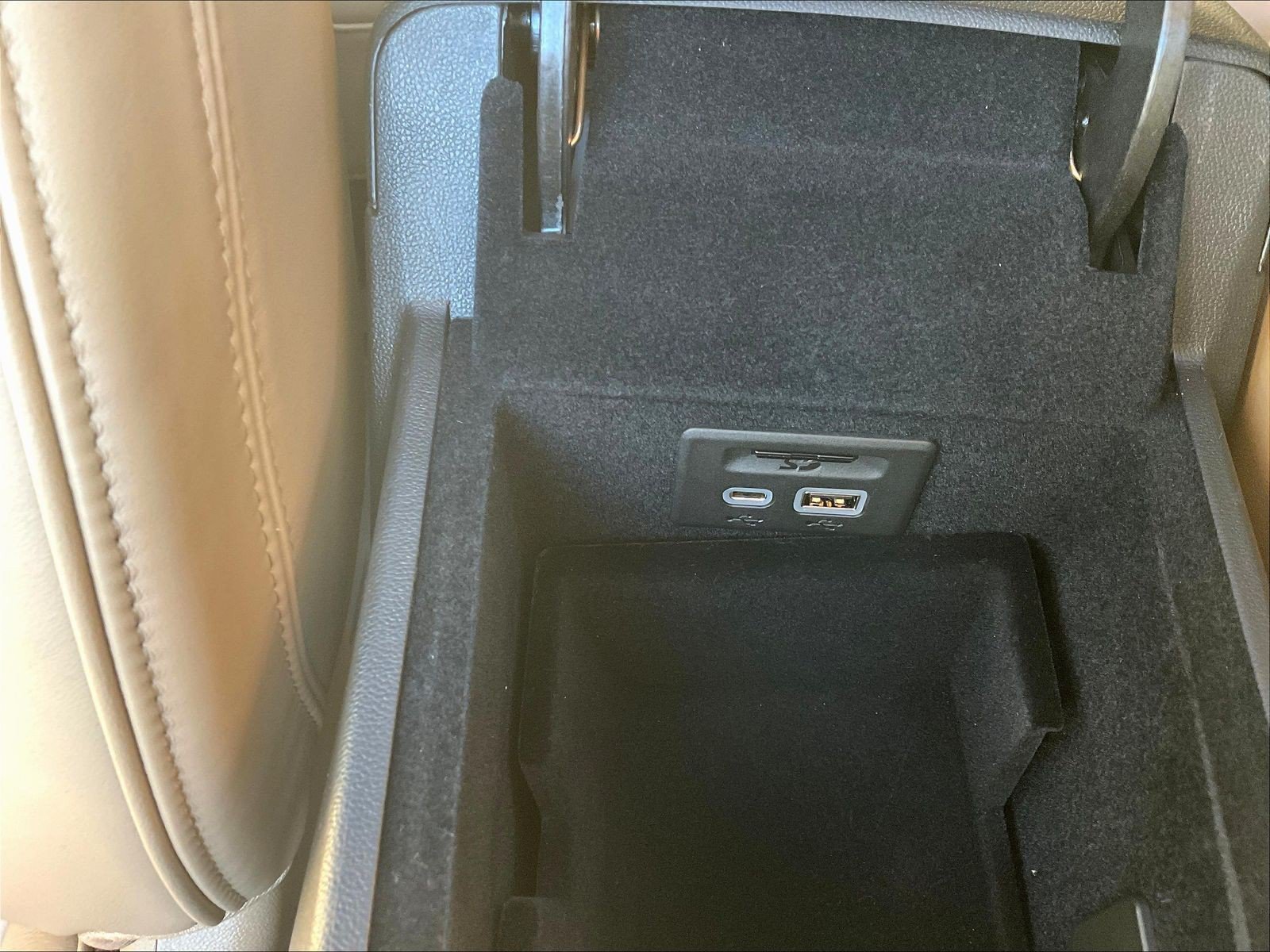 Used 2025 Cadillac XT6 Premium Luxury w/ Platinum Package FWD image 18