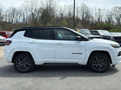 Used 2025 Jeep Compass Limited w/ High Altitude Package image 5