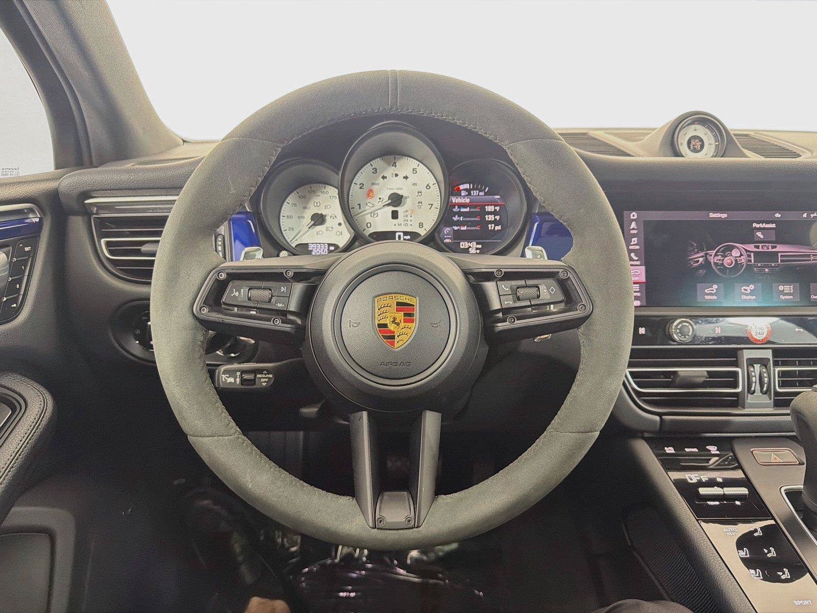 Certified 2023 Porsche Macan S AWD/4WD image 13
