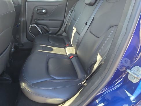 Used 2018 Jeep Renegade Limited image 26