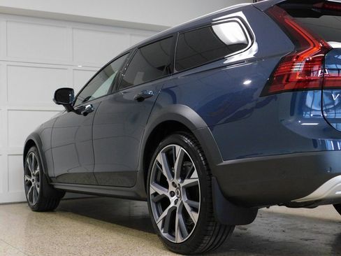 Used 2026 Volvo V90 B6 Cross Country Ultra image 74