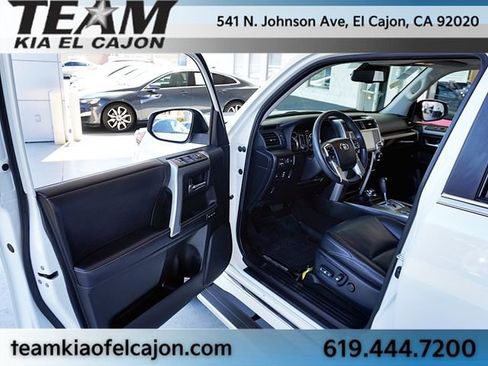 Used 2020 Toyota 4Runner Limited AWD/4WD image 38
