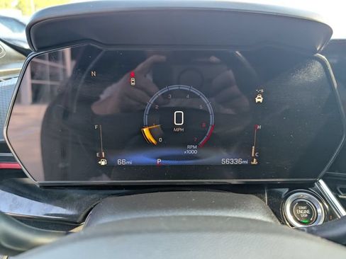 Used 2024 Chevrolet Trax RS FWD image 17