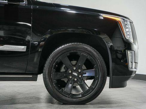 Used 2018 Cadillac Escalade Premium Luxury AWD/4WD image 9
