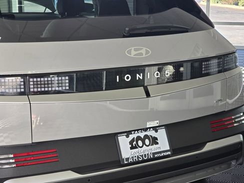 New 2026 Hyundai Ioniq 5 SE image 13
