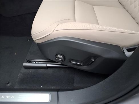 New 2026 Volvo XC90 B6 Plus w/ Protection Package Premier image 13