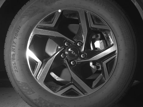 Used 2025 Kia Sportage LX image 13