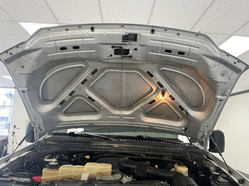 Used 2004 Ford F350 image 13