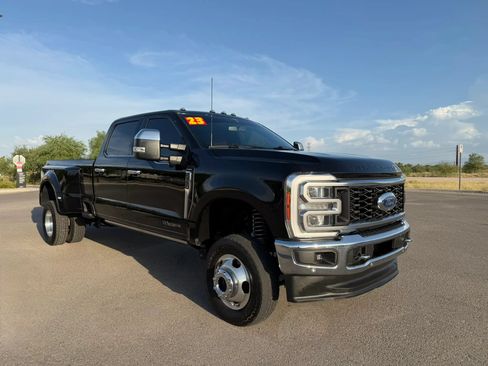 Used 2023 Ford F350 Lariat w/ Lariat Ultimate Package AWD/4WD image 4