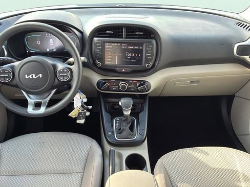Used 2025 Kia Soul LX FWD image 25