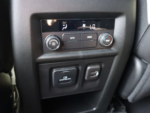 Used 2023 Chevrolet Traverse RS AWD/4WD image 30