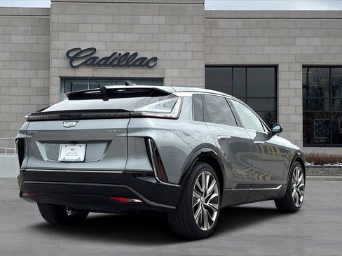 Certified 2025 Cadillac Lyriq Luxury w/ LPO, Floor Liner Package AWD/4WD image 3