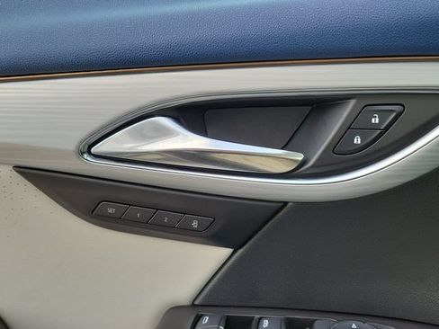 Used 2024 Buick Envision Avenir AWD/4WD image 16