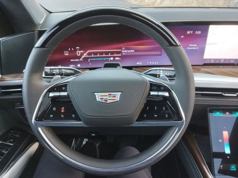 Used 2026 Cadillac Escalade Platinum Sport w/ LPO, ONYX Package image 14