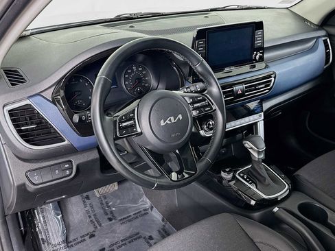 Used 2023 Kia Seltos S image 9