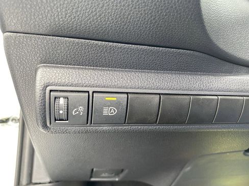 Certified 2025 Toyota Corolla SE image 23