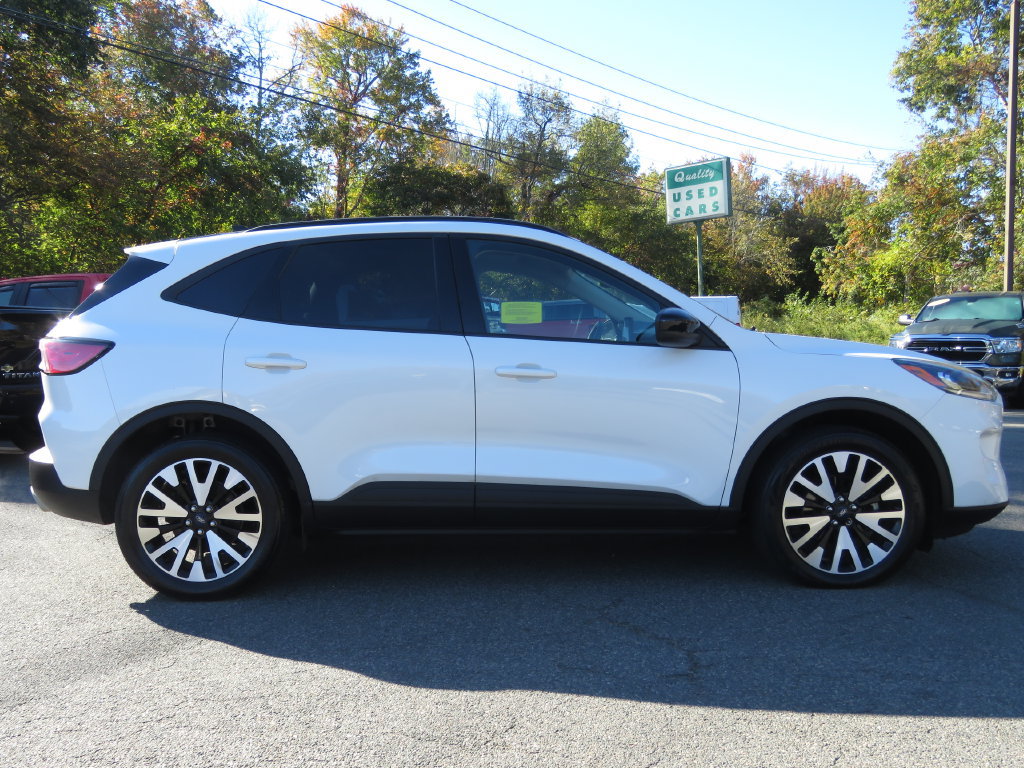 Used 2020 Ford Escape SE Sport AWD/4WD image 4