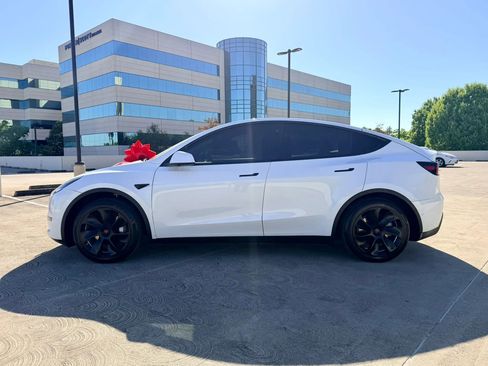 Used 2021 Tesla Model Y 2WD image 11