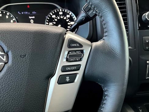 Used 2023 Nissan Titan SV w/ SV Convenience Package RWD image 24