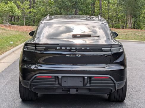 Certified 2025 Porsche Macan 4S Electric AWD/4WD image 23