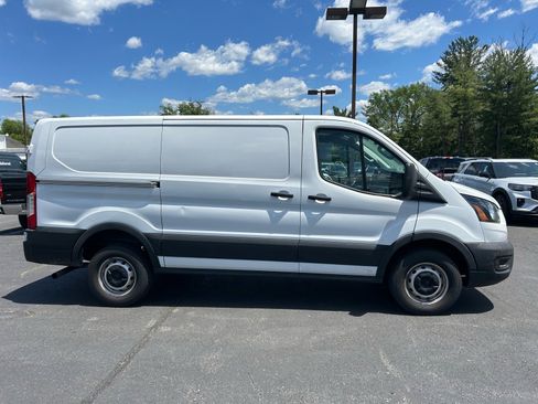 Used 2023 Ford Transit 250 Low Roof RWD image 4