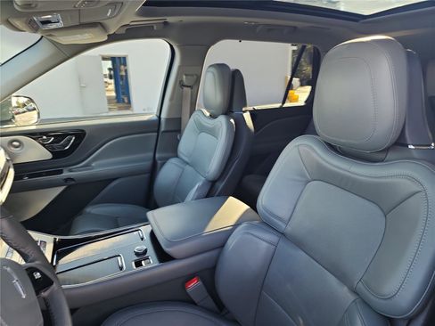 Used 2020 Lincoln Aviator Reserve w/ Equipment Group 202A image 14