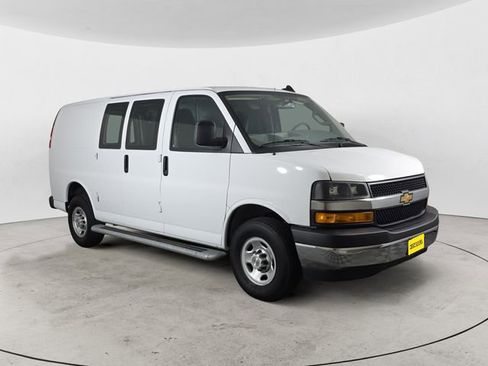 Used 2024 Chevrolet Express 2500 w/ Driver Convenience Package RWD image 7
