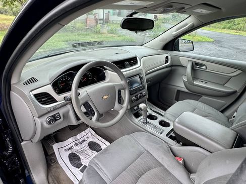 Used 2017 Chevrolet Traverse LS FWD image 14