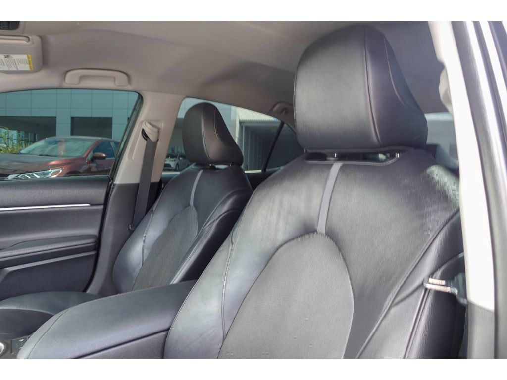 Used 2021 Toyota Camry XLE FWD image 10