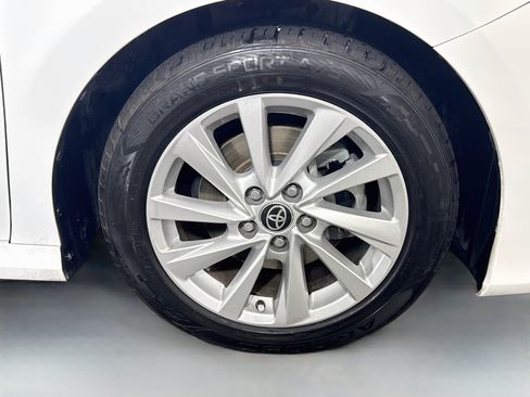 Used 2021 Toyota Camry LE FWD image 31